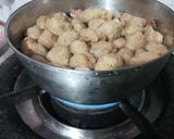 A picture of step 2 of Shahi soya chunks..with spicy greavy.