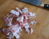 A picture of step 1 of Baked Beans with Smoked Sausages.