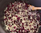 Foto del paso 3 de la receta: Arroz con tallitos de hojas de betarraga