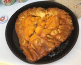 Foto del paso 8 de la receta: Torta invertida de manzana y duraznos en almíbar