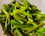 Gambar langkah 1 resipi Paku Rawan Tumis Pedas.