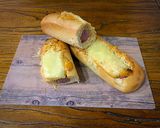 Foto del paso 6 de la receta: La salchicha fresca que quería ser hot dog (Que la envidia es muy mala)
