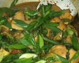 Foto langkah ke 5 dari resep Ayam rica-rica kemangi kuah kuning sederhana.