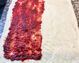 Foto del paso 9 de la receta: Brioche navideño con mermelada de frambuesas