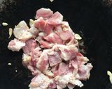 รูปขั้นตอนการทำที่ 3 ของ หมูผัดขิงสด