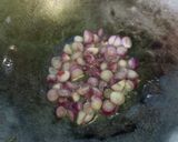 Foto langkah ke 5 dari resep Tumis Bawang Teri.