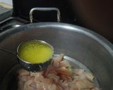 A picture of step 3 of White chicken handi.