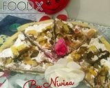 A picture of step 5 of Choco Fruity Creamy pizza.