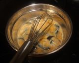 Foto del paso 3 de la receta: Tortilla con sobras de berenjena rebozada y tocino adobado