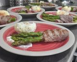 Foto del paso 3 de la receta: Espárragos en churrasco con huevo pochado