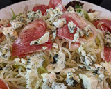 Foto del paso 3 de la receta: Ensalada de pera, queso azul y jamón ibérico. Espiralizador