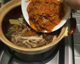 Foto langkah ke 2 dari resep Korean Kimchi Soup in Pot.