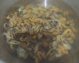 Foto langkah ke 1 dari resep Oseng Kerang Tempe.