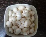 स्वादिष्ट मखाना खीर (Swadisht makhana kheer recipe in Hindi) रेसिपी चरण 1 फोटो