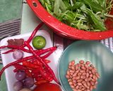 Foto langkah ke 1 dari resep Plecing Kangkung Khas Lombok.