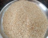तिळाची कुरकुरीत चिक्की (tilachi chikki recipe in marathi) रेसिपी स्टेप 1 फोटो 