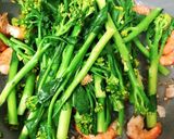 Hình bước làm 2 của món Bông Cải Vàng Xào Tôm