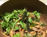 รูปขั้นตอนการทำที่ 4 ของ ผัดเผ็ดเนื้อกับลิ้นวัว
