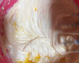 Foto langkah ke 2 dari resep Cheesy Snow White Cookies (Putri Salju Almond Keju).