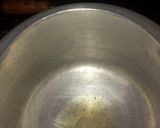 A picture of step 1 of Rava kichadi.