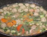 Foto langkah ke 5 dari resep Sop ayam dan bakso.