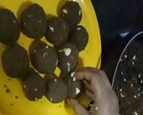 A picture of step 13 of Chocolate chickpea malai mawa Laddu.