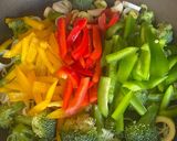 Foto del paso 2 de la receta: Noodles de arroz con gambones y verduras