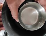 A picture of step 4 of Ukdiche modak.