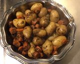 Une image de l'étape 9 de Pommes de terre grenailles et carottes rôties à l ail,cumin et herbes de Provence.