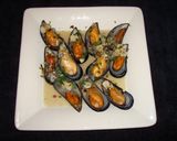 A picture of step 3 of STEAMED MUSSELS WITH GARLIC AND PARSLEY. JON STYLE.