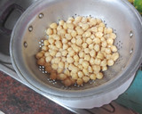 Foto del paso 4 de la receta: Potaje de garbanzos con espinacas y secreto ibérico