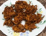 A picture of step 10 of Onion Pakoda.