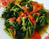 Foto langkah ke 5 dari resep Cah Kangkung Terasi Pedas.