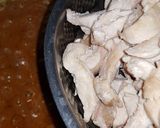 A picture of step 6 of Chicken malae roll.