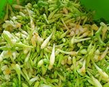 Foto langkah ke 1 dari resep Tumis Kembang Pepaya Udang Ebi.