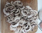 Foto del paso 3 de la receta: Bakonyi gombás - lomo con champiñones de Bakony - comida húngara