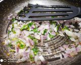A picture of step 2 of Onion sandwich.