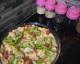 صورة لخطوة 2 من وصفة غراتان البطاطا المقلية بالطماطم😋