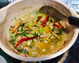 รูปขั้นตอนการทำที่ 4 ของ แกงคั่วกลิ้งไก่ใส่สามเหม็น