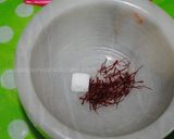 A picture of step 3 of Persian Saffron (Zafaran) sharbat.