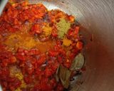 A picture of step 3 of Green peas & potato curry.