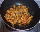 Foto langkah ke 4 dari resep Oseng Mandai Pedas.