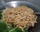 Foto langkah ke 4 dari resep Kuetiaw goreng.