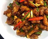 รูปขั้นตอนการทำที่ 6 ของ STIR-FRIED CHICKEN WITH ROASTED CHILI PASTE | ไก่ผัดน้ำพริกเผา
