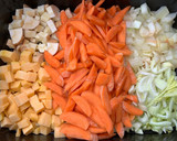 A picture of step 1 of Shepherd’s pie (Herders pastei).