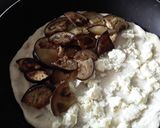 Foto del paso 7 de la receta: Pizza de berenjenas con melao de panela a la sartén!!!🤔🍆🧀🍕🍯🍆🧀🍕