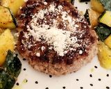 Foto del paso 3 de la receta: Calabacín salteado con queso y hamburguesa