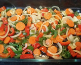 Foto del paso 2 de la receta: Salmón a la pimienta con verduras y patatas