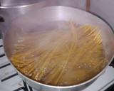 Foto del paso 5 de la receta: Pollo y fideos a la crema de leche que se me ocurrió a mí
