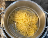 Foto del paso 7 de la receta: Espaguetis Caldosos Diverxo (almejas, coco, piparras, lima)